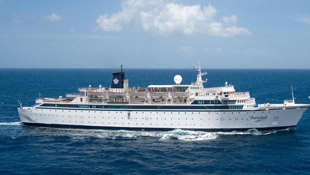 El barco «Freewinds»