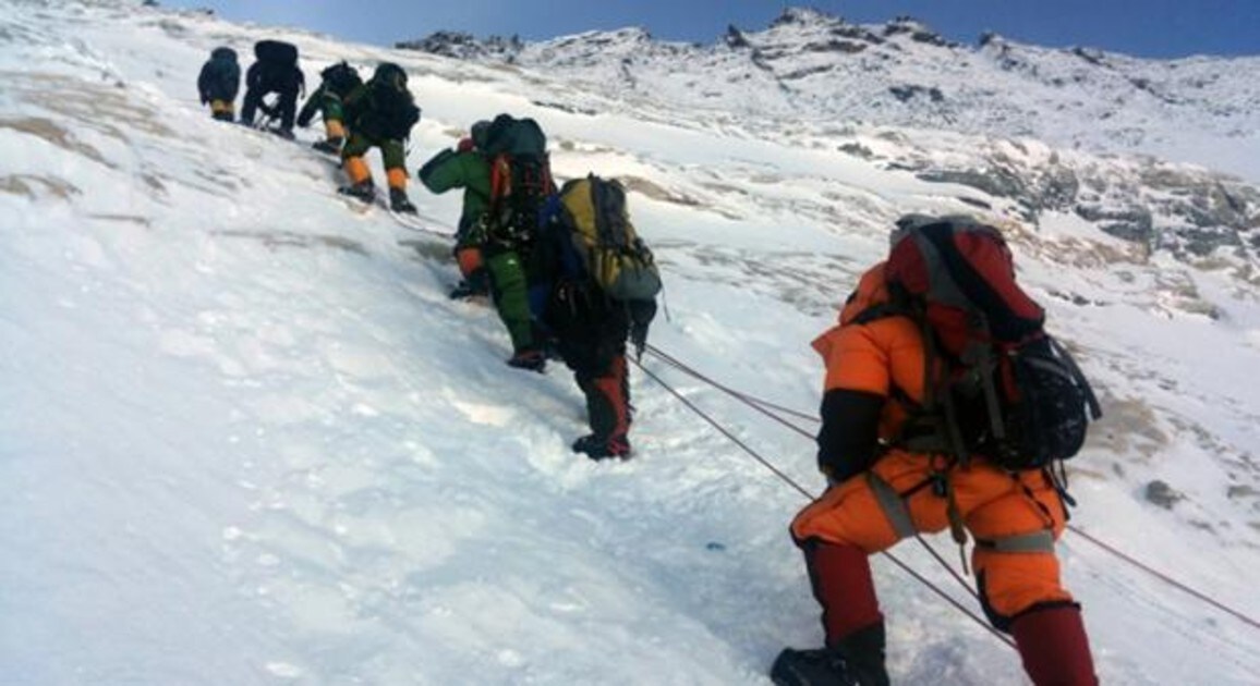 Los Tres Precios De Subir Al Everest