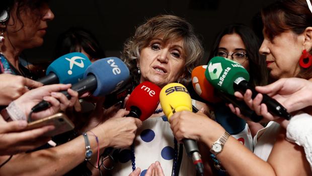 La ministra de Sanidad en funciones, María Luisa Carcedo, en declaraciones a los medios