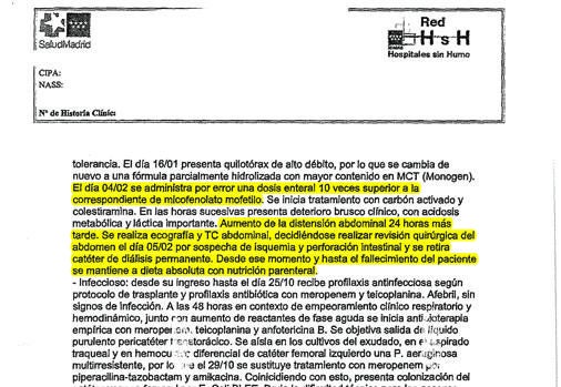 Informe de la unidad de cuidados intensivos donde se informa de la administración al bebé de una dosis enteral 10 veces superior a la correspondiente de micofenolato mofetilo