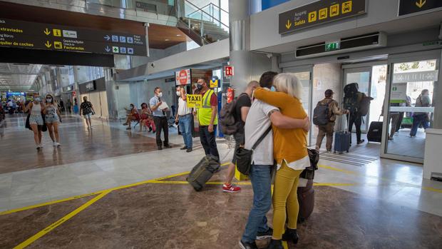 aeropuerto-tenerife-konE--620x349@abc