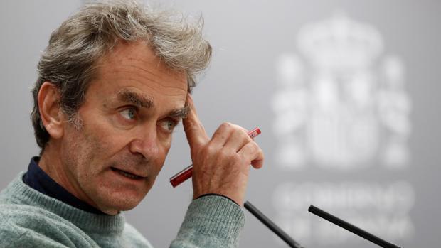 El director del Centro de Alertas y Emergencias Sanitarias, Fernando Simón, en la rueda de prensa del jueves