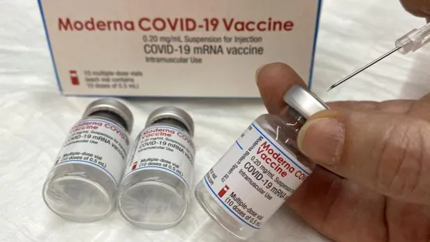 Viales de la vacuna de Moderna contra el coronavirus