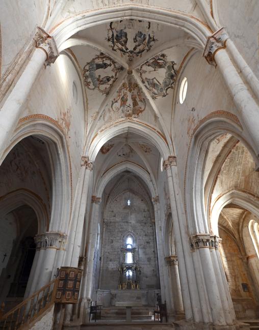 Interior de la iglesia de Villamorón