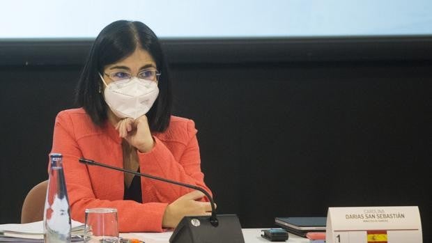La ministra de Sanidad, Carolina Darias, este jueves