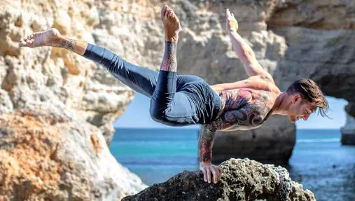 Los «yoguis» hombres que triunfan en Instagram