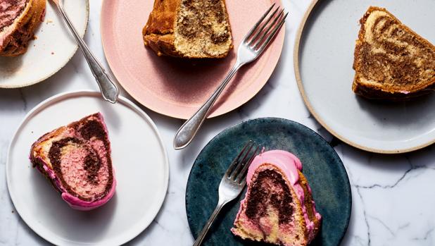 Bizcocho de cuatro cuartos con café y cardamomo del libro ‘Dulce’ de Yotam Ottolenghi y Helen Goh