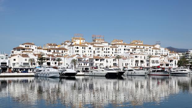 Un informe nombra a Puerto Banús como referente del lujo