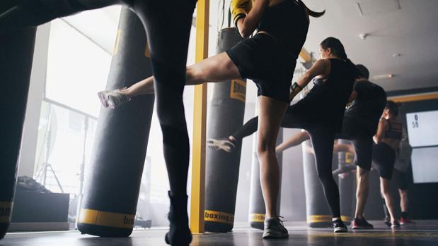 El fitboxing tonifica reune boxeo, muay thai, kickboxing y crossfit