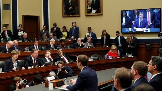 Tras un receso, continúa la comparecencia de Mark Zuckerberg