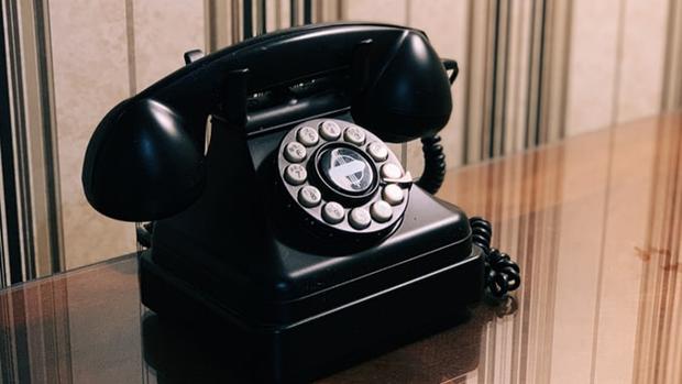 De las telefonistas a las centralitas en la nube: así ha cambiado la comunicación en España
