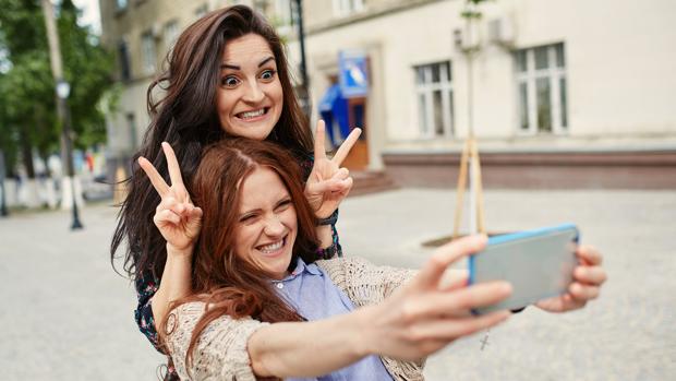 ¿Abusas de los «selfies»? Corres el riesgo de que te perciban como un perdedor