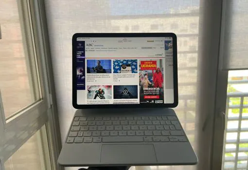 iPad Air docked with Magic Keyboard