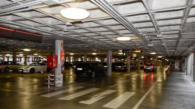 Planificar antes de volar, una buena opción para ahorrar si aparcamos nuestro coche en el aeropuerto
