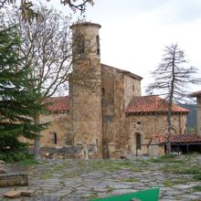 Vista de la colegiata románica de San Martín de Elines